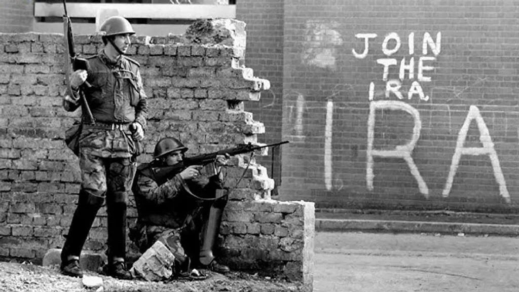 Belfast Tour The Troubles, Orte und Geschichten individueller Stadtrundgang