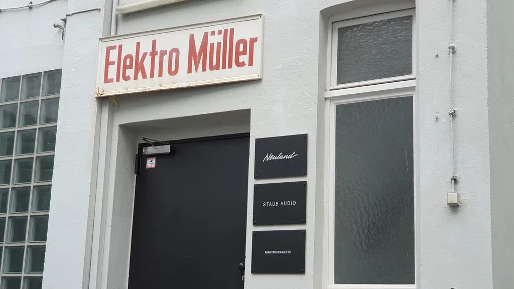 Knappe Stunde Bahnhofsrunde in Düsseldorf individueller Stadtrundgang