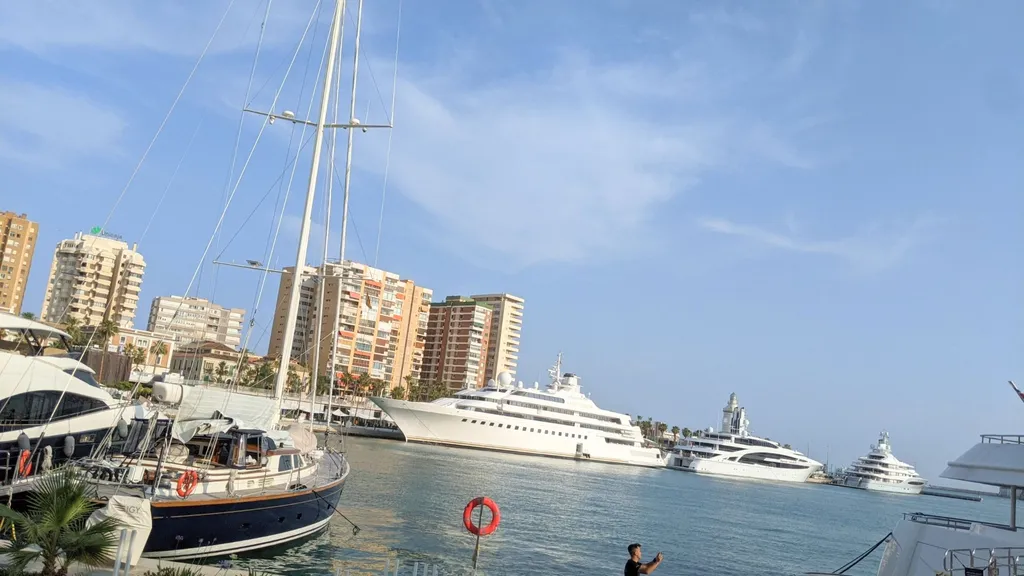 Málaga Tour Altstadt, Kultur, Kunst, Hafen, Genuss individueller Stadtrundgang