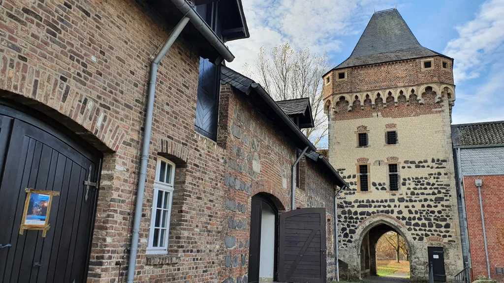 Rundgang durchs Mittelalter in der Feste Zons individueller Stadtrundgang