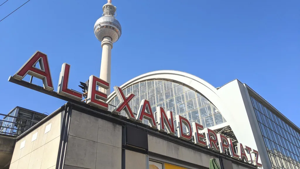 Fun Facts Tour Alexanderplatz - Brandenburger Tor individueller Stadtrundgang