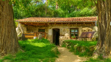 Tour durch die Höhlenwohnungen in Langenstein Stadtführung