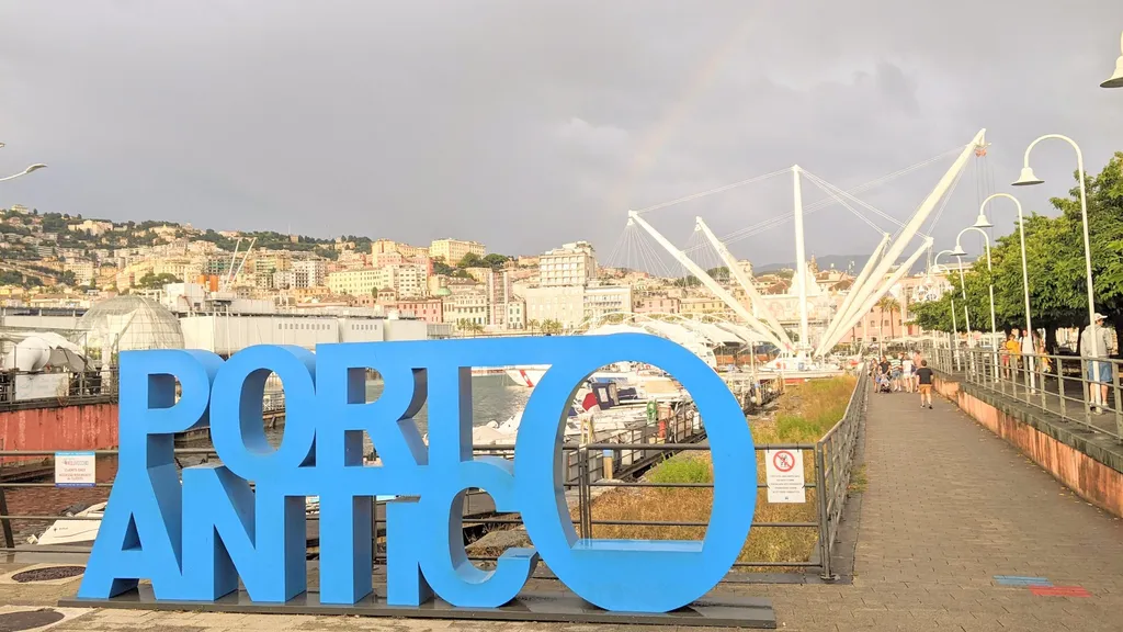 Genua: Schöne Plätze, kleine Gassen, große Schiffe individueller Stadtrundgang