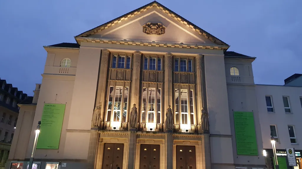 Humorvolle Führung durch die Innenstadt von Hagen individueller Stadtrundgang