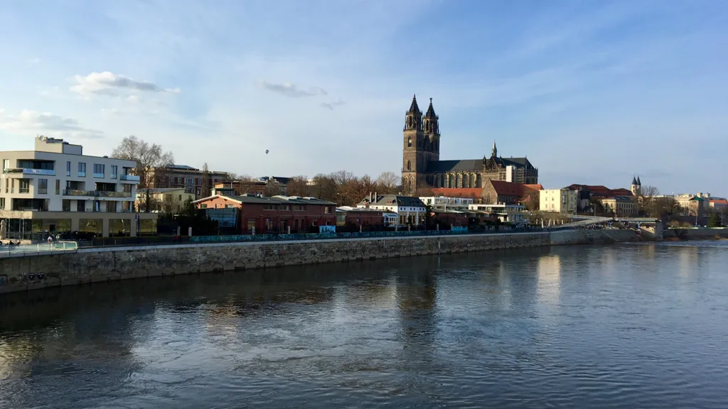 Magdeburg entdecken - Die Elbuferpromenade  individueller Stadtrundgang