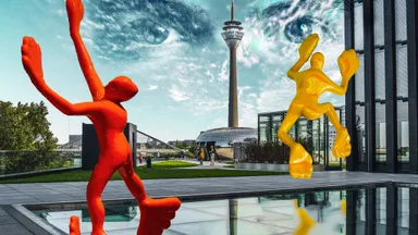 Dreiste Diebe stehlen die Flossis im Medienhafen Stadtführung