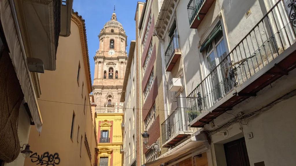 Málaga Tour Altstadt, Kultur, Kunst, Hafen, Genuss individueller Stadtrundgang