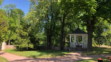 Ein Spaziergang durch den Schlosspark in Ostrau Stadtführung