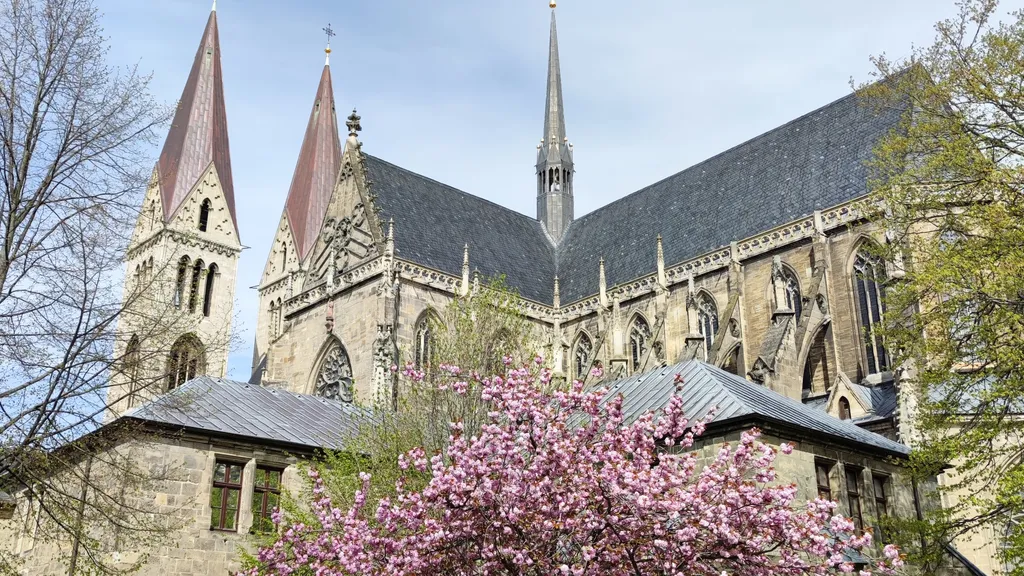 Rundgang über den Domplatz von Halberstadt individueller Stadtrundgang