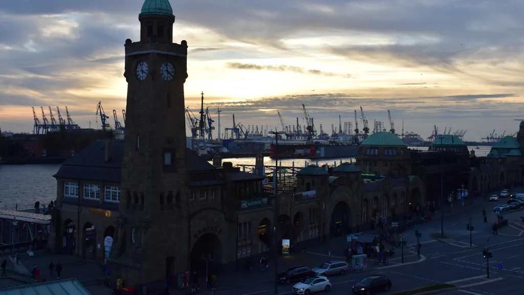 Geheimnisse im Hamburger Hafen individueller Stadtrundgang