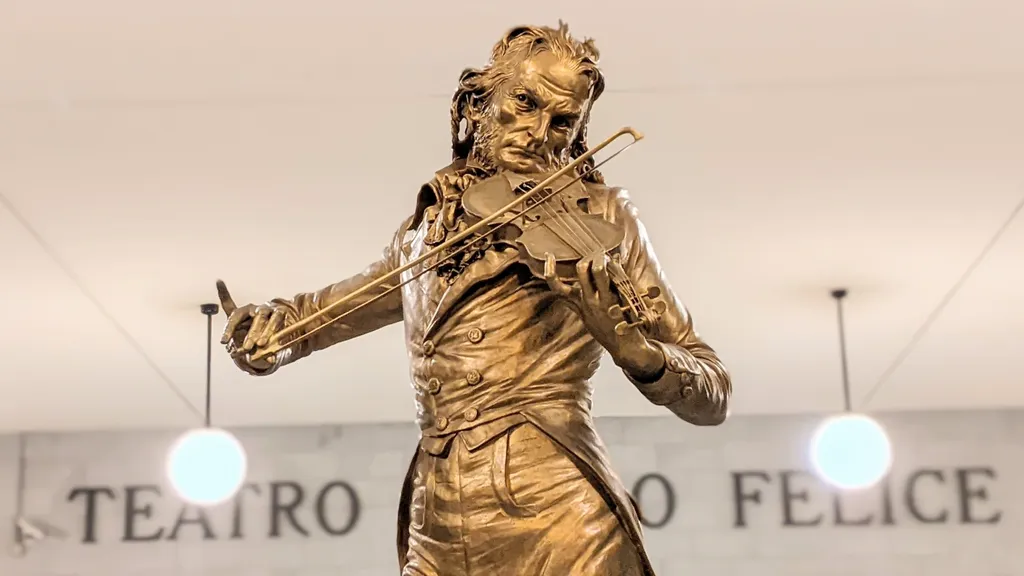 Genua: Schöne Plätze, kleine Gassen, große Schiffe individueller Stadtrundgang