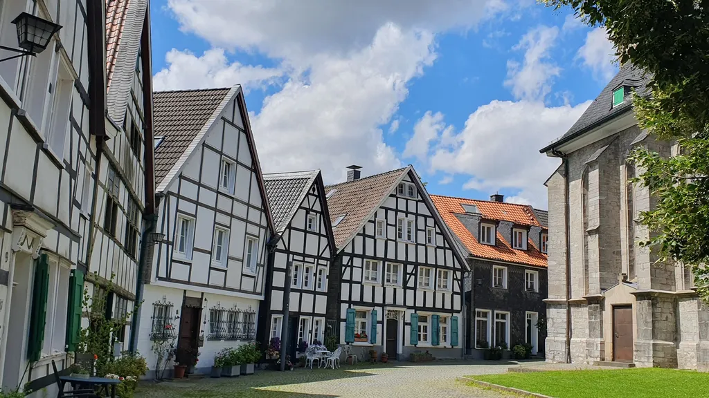 Wülfrath: Fachwerk, Schiefer, Kalk und Wolf individueller Stadtrundgang