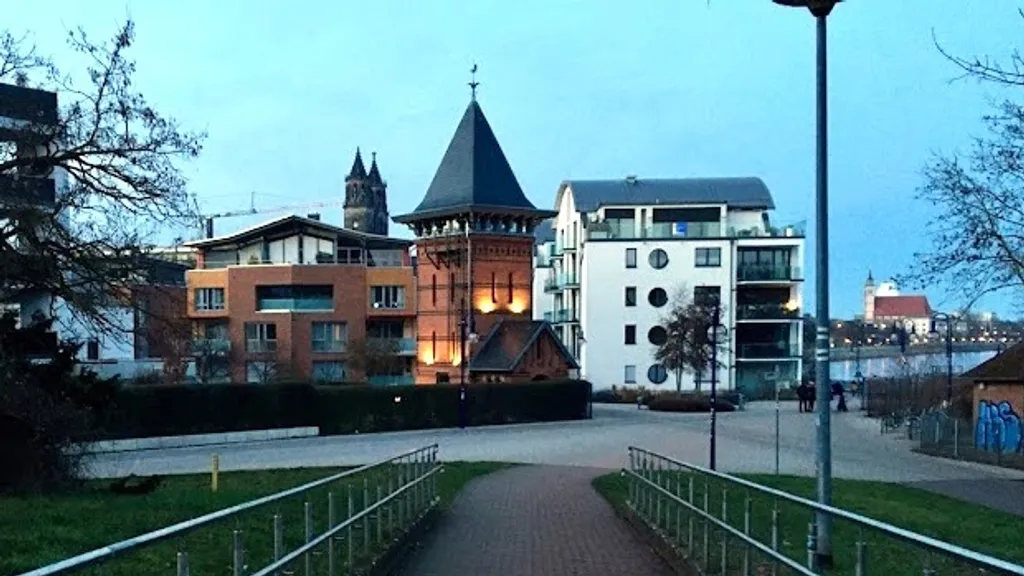 Magdeburg entdecken - Die Elbuferpromenade  individueller Stadtrundgang