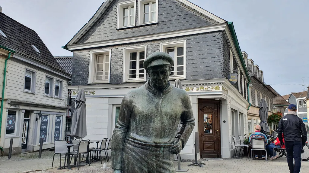 Wülfrath: Fachwerk, Schiefer, Kalk und Wolf individueller Stadtrundgang