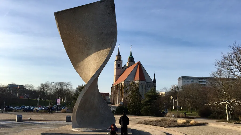 Magdeburg entdecken - Die Elbuferpromenade  individueller Stadtrundgang