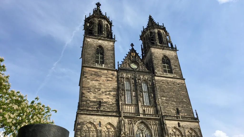 Magdeburg entdecken - Hohe Türme und schöne Seen individueller Stadtrundgang