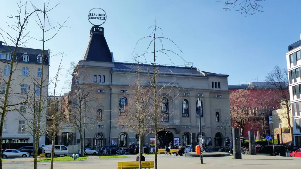 Zwischen Brecht-Haus und Berliner Ensemble individueller Stadtrundgang