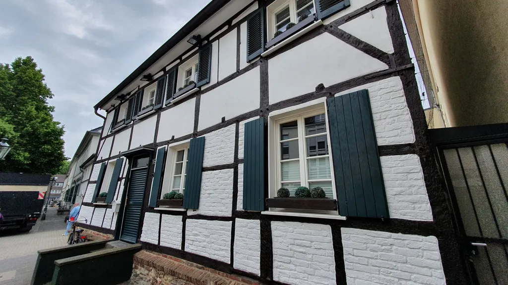 Von Rittern und adligen Stiftsdamen in Gerresheim individueller Stadtrundgang