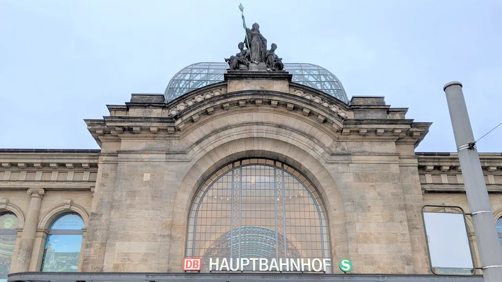 Geheimnisvoller Hauptbahnhof Dresden individueller Stadtrundgang