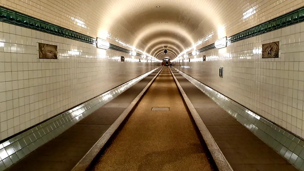 Geheimnisse im Hamburger Hafen individueller Stadtrundgang