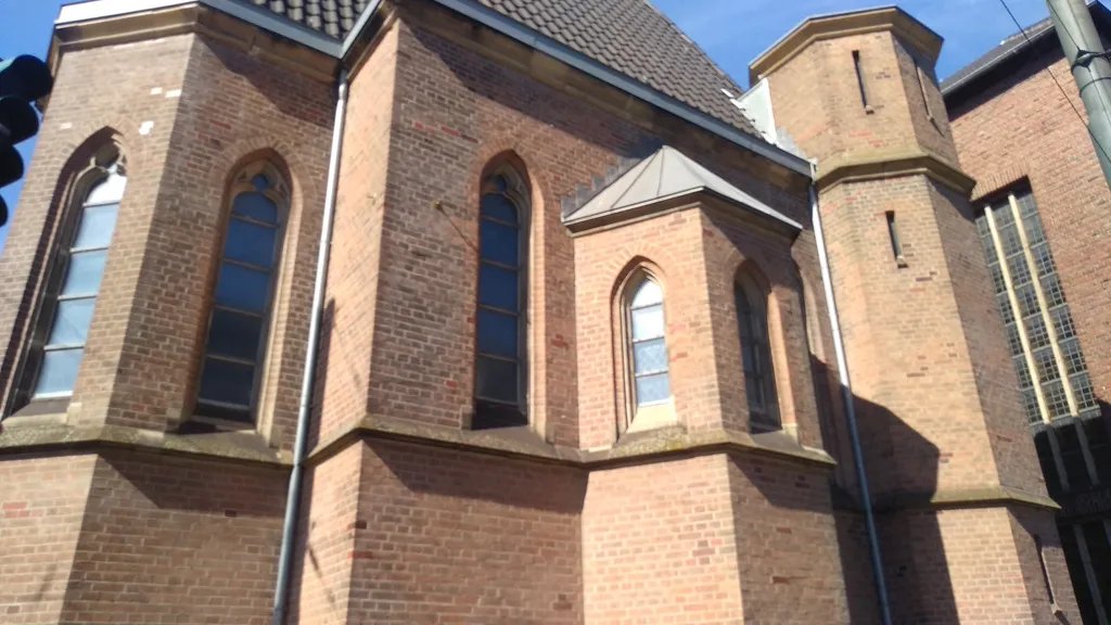 Spaziergang an der Düssel zur Altstadt Düsseldorf individueller Stadtrundgang