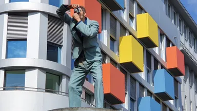 Knappe Stunde Bahnhofsrunde in Düsseldorf Stadtführung