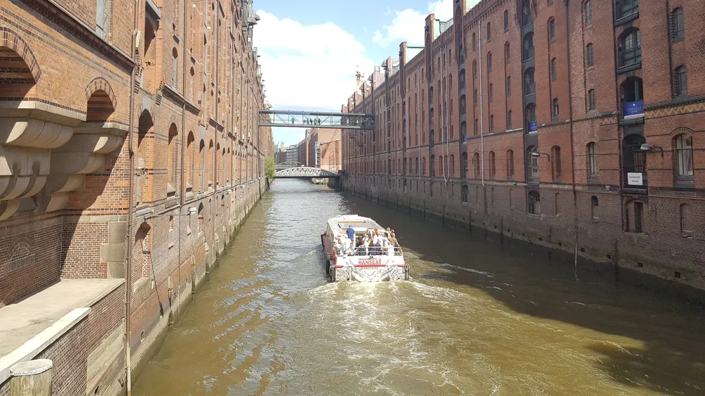 Hamburg Führung HafenCity und Speicherstadt individueller Stadtrundgang